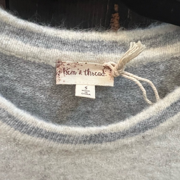 NWT Hem & Thread Star Sweater - Picture 2 of 3